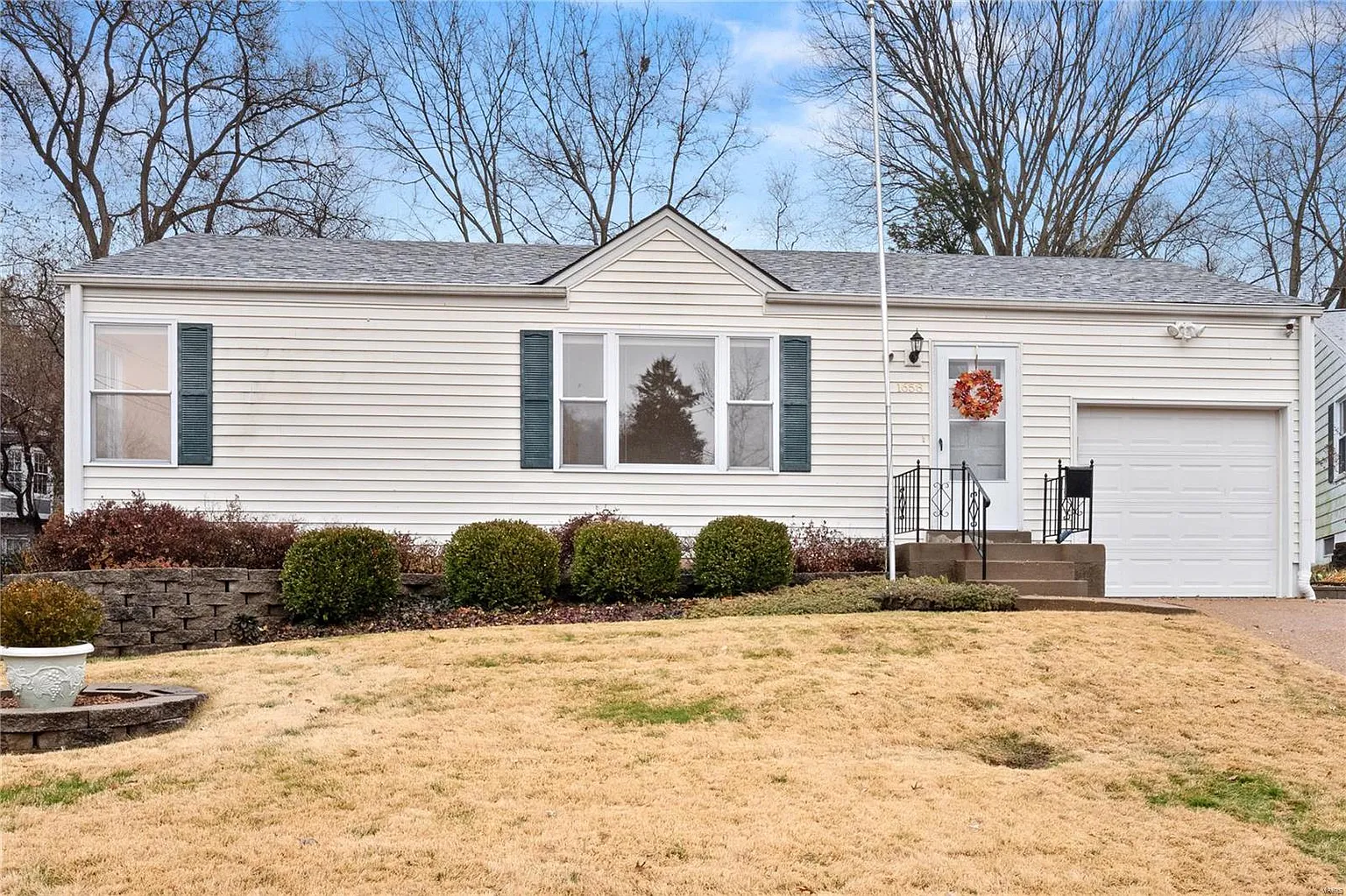 1658 Crabapple Ln photo 1