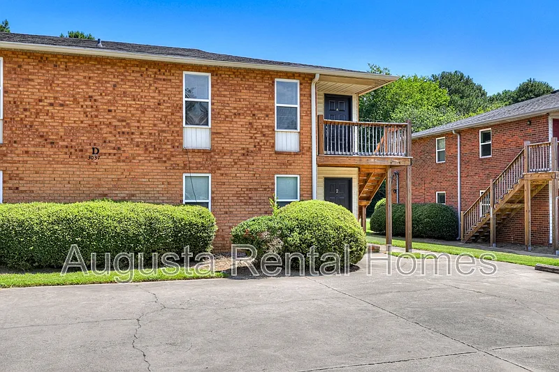 2 bed, 2.0 bath, 1105 sqft, $1,195 — Photo 2