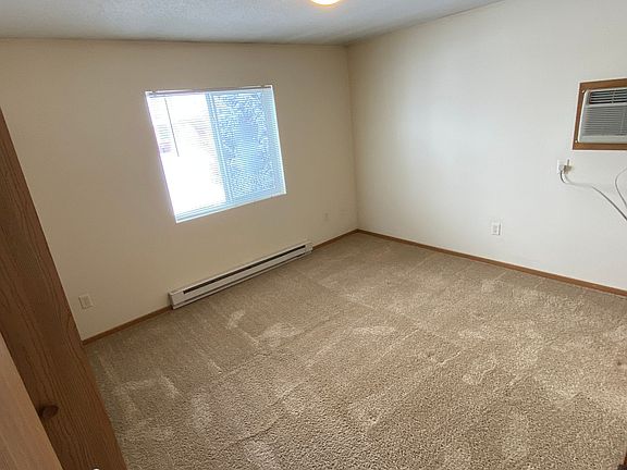 5th image of 625 N 43rd St APT 208