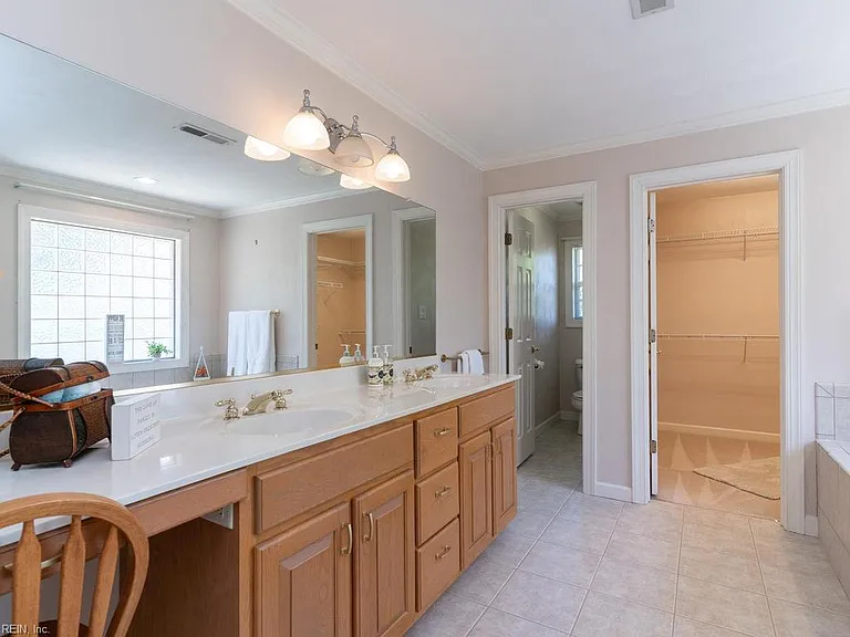 138 Greengable Way — Photo 24