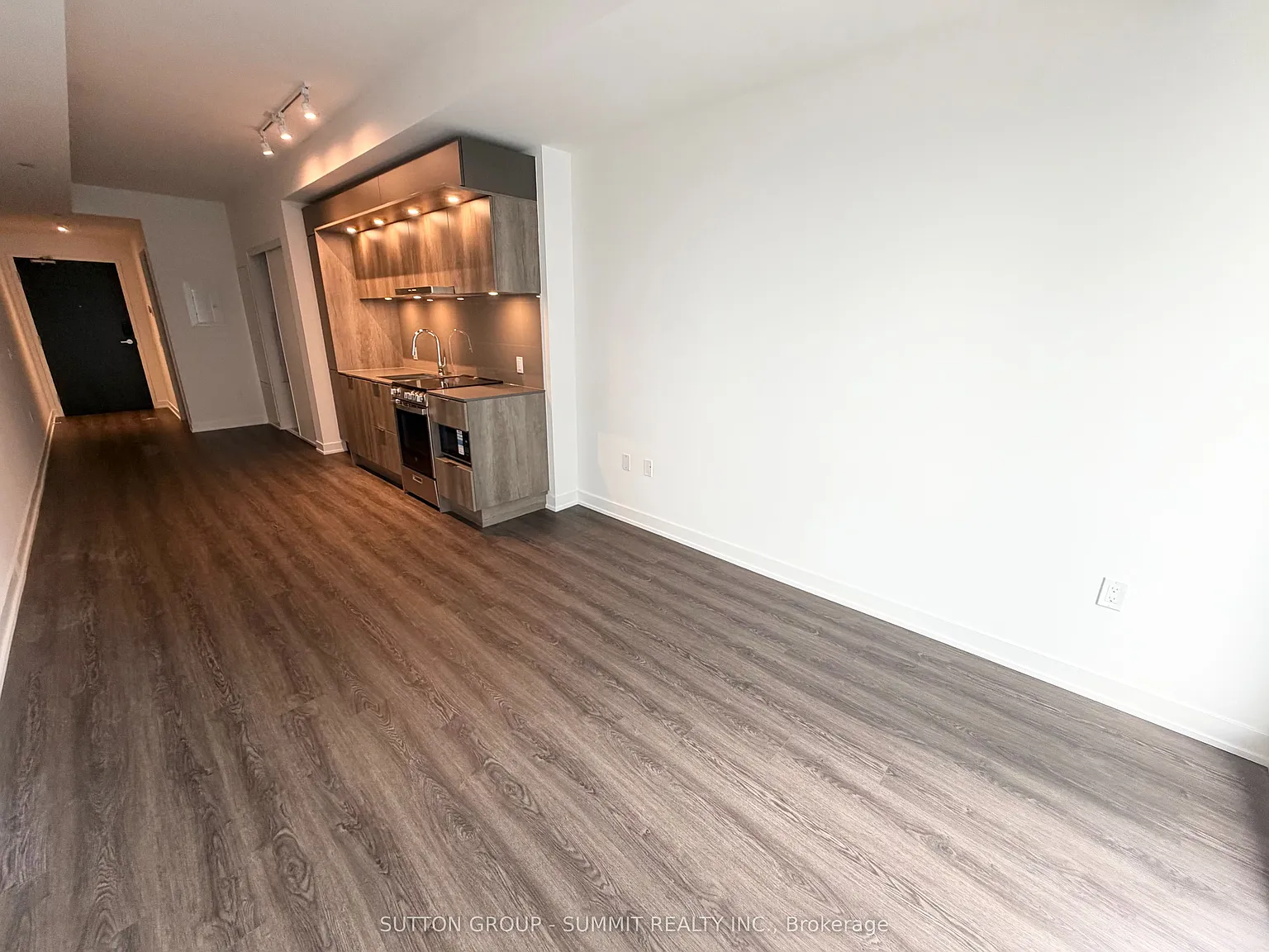 Studio, $1,700 — Photo 3