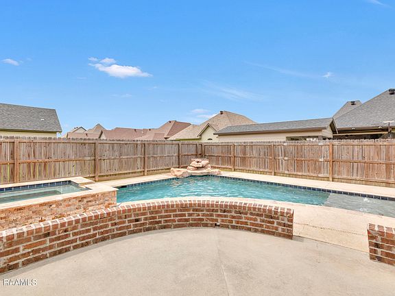 5th image of 411 Misty Wind Dr