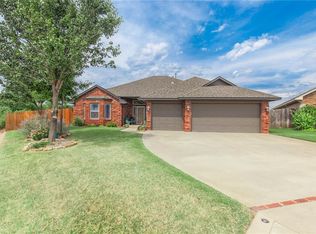 10033 NW 139th St, Yukon, OK 73099