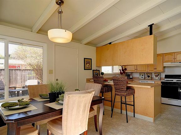 5th image of 707 Lakefair Dr