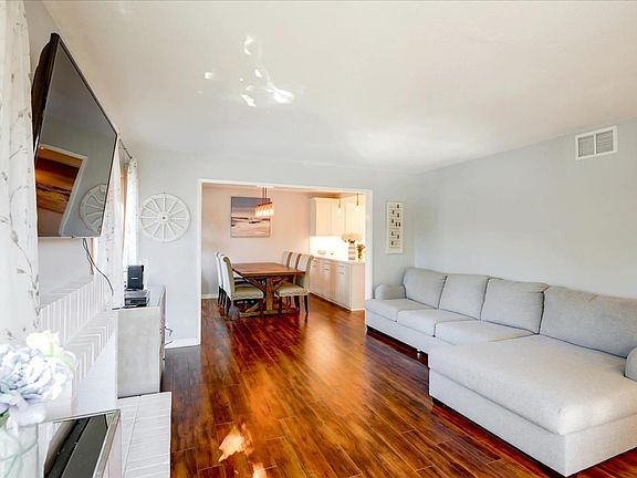 5th image of 131 Union Ave Unit E