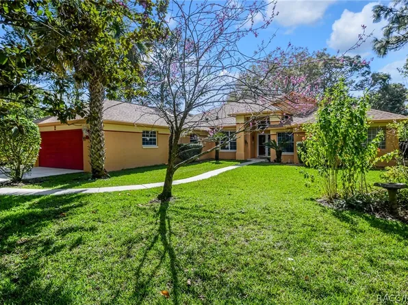 2 Byrsonima Ct W, Homosassa, FL 34446