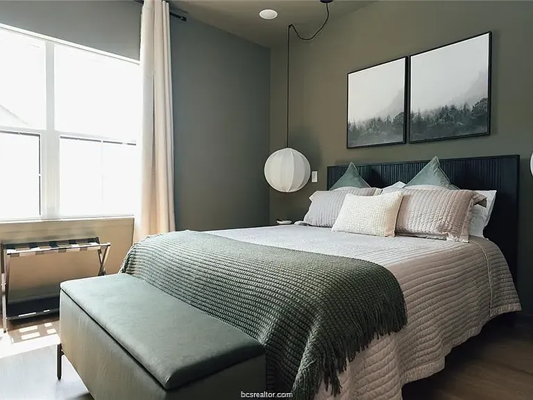 302 W 31st St #601 — Photo 10
