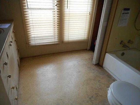 another view of bathroom