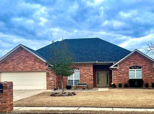 56 Lakeland Dr, Cabot, AR 72023
