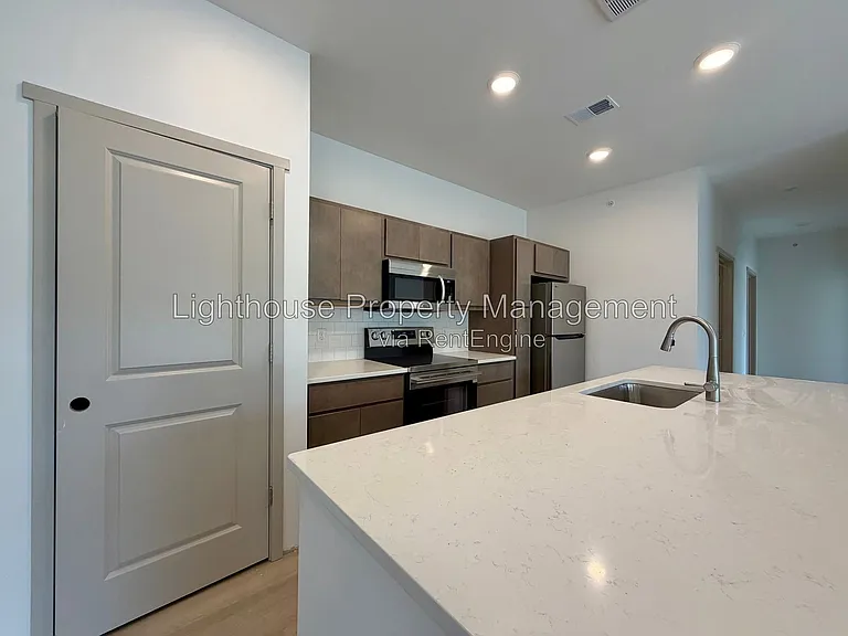 Riverbend Flats Apartments — Photo 55