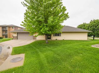 3545 S Prairie Gardens Pl, Sioux Falls, SD 57110