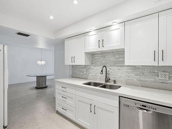 4th image of 3450 S Ocean Boulevard #121