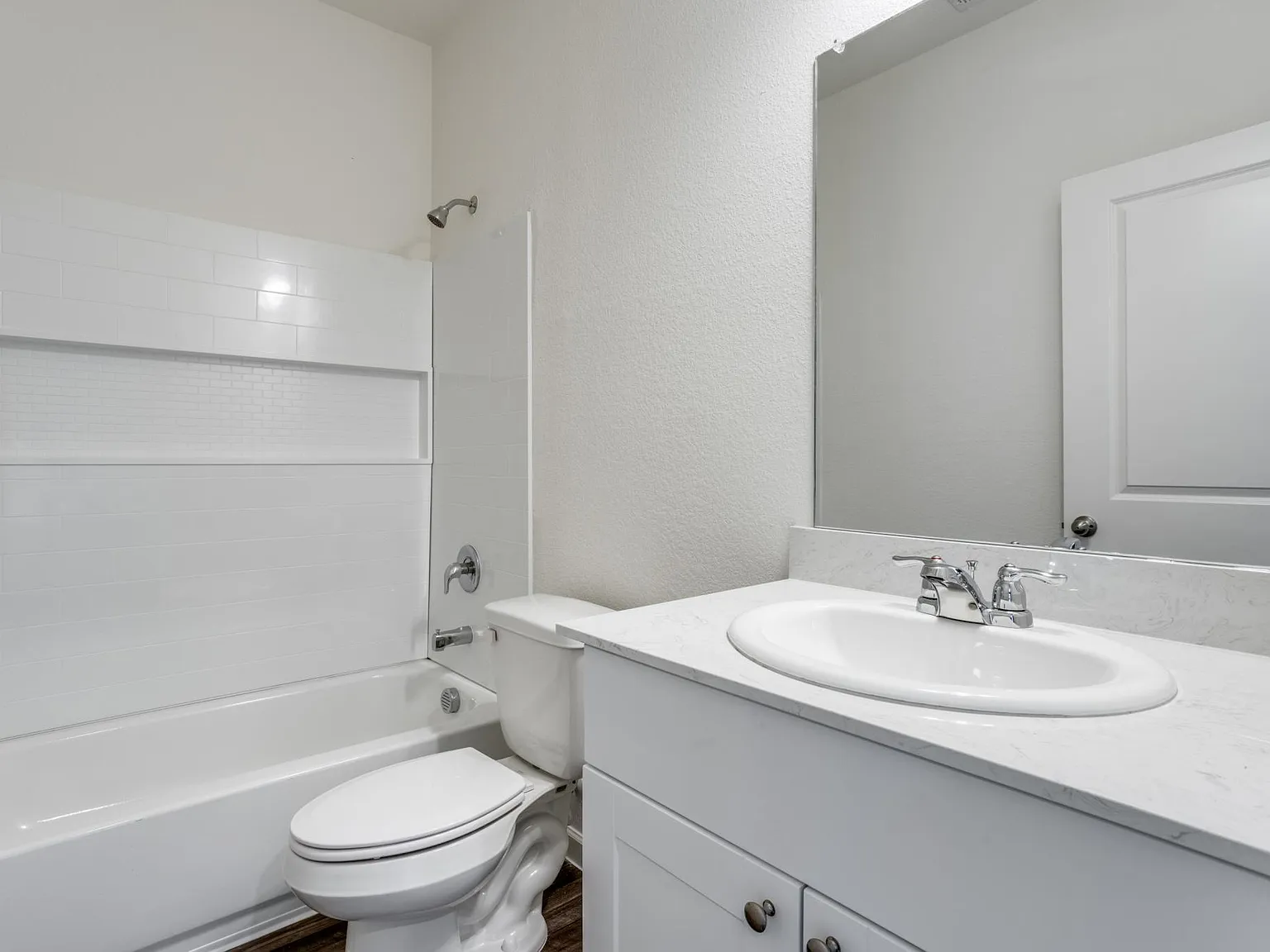 4 bed, 1802 sqft, $2,095 — Photo 4