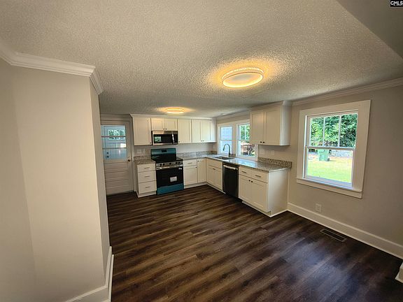 3rd image of 804 Sandfield Rd