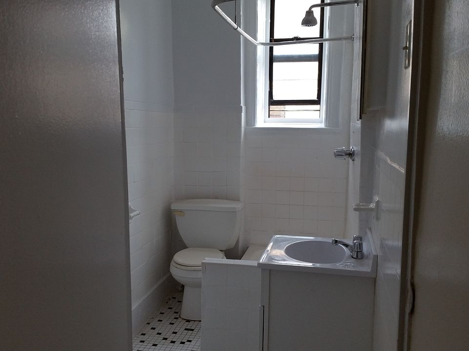 2nd image of 2608 Albemarle Rd APT 2B