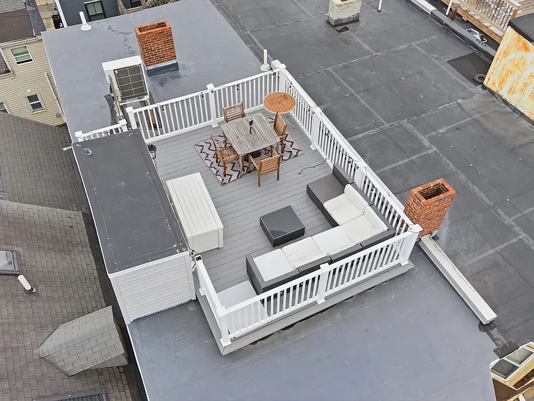 245 W 5th St #4 — Photo 21