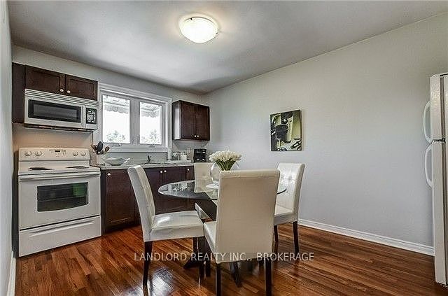 1st image of 28 Holwood Ave