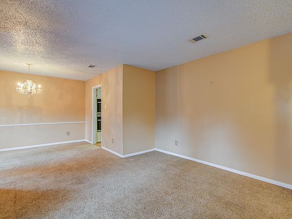 4th image of 6926 Fox Knoll Ln