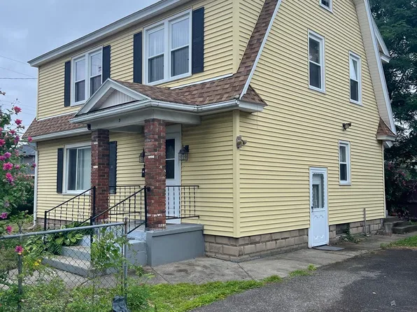 3 Greenwich St, Ludlow, MA 01056
