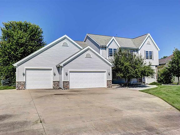 2nd image of 315 Lake Breeze Dr