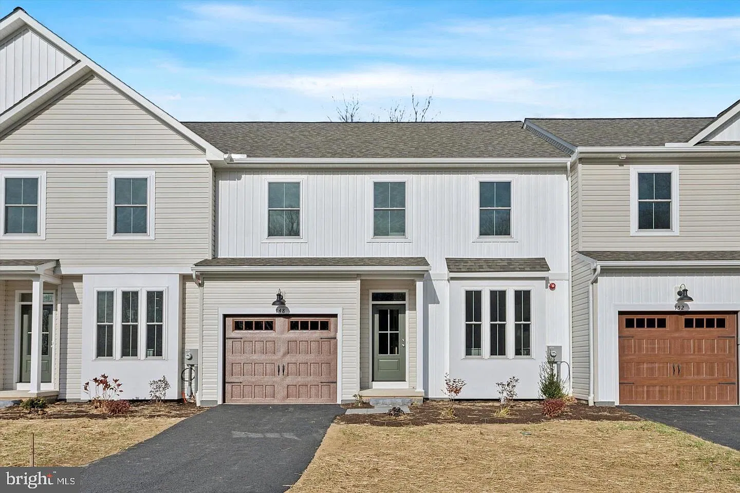 3 bed, 2.5 bath, 2000 sqft, $2,800 — Photo 1
