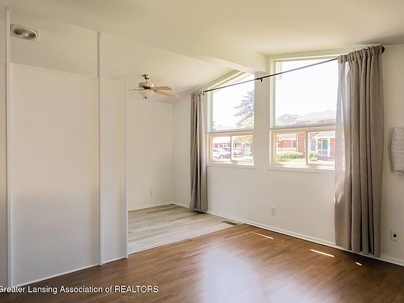 5th image of 1004 N Magnolia Ave