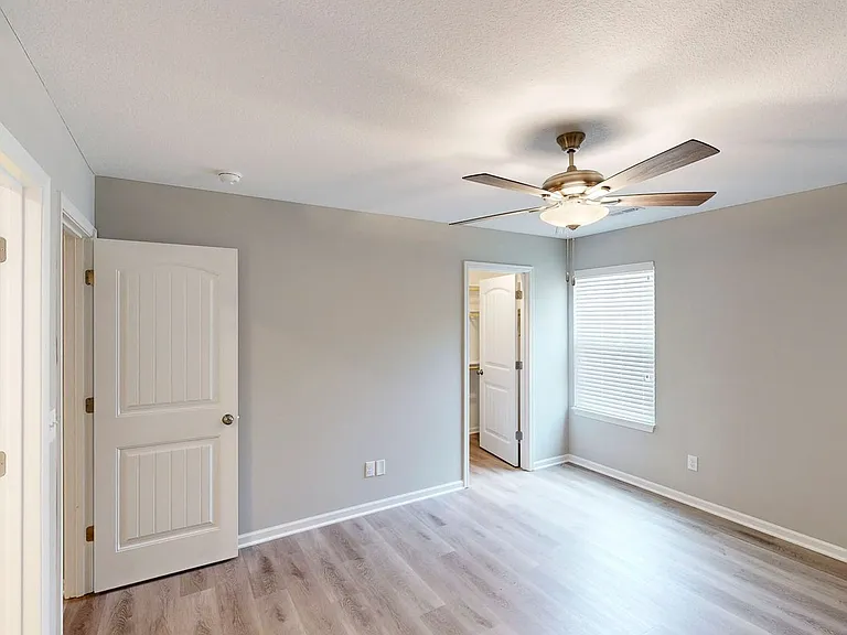 611 Pampas St — Photo 14