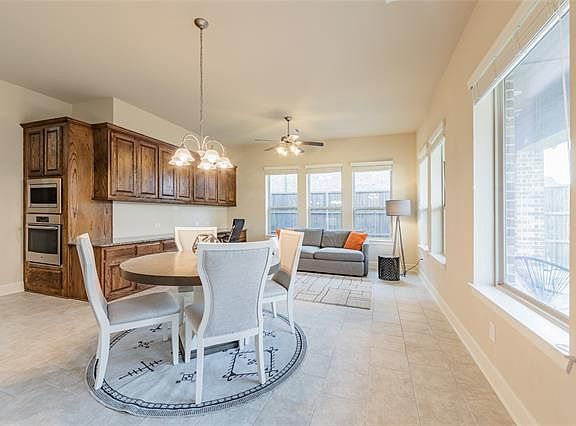 4th image of 662 Dry Canyon Dr