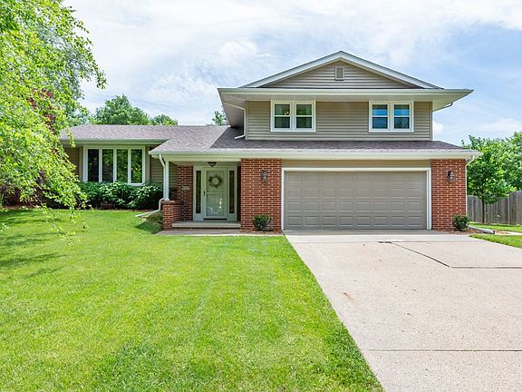 2nd image of 4408 Aspen Dr