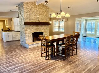 221 La Jolla Dr, Athens, TX 75751