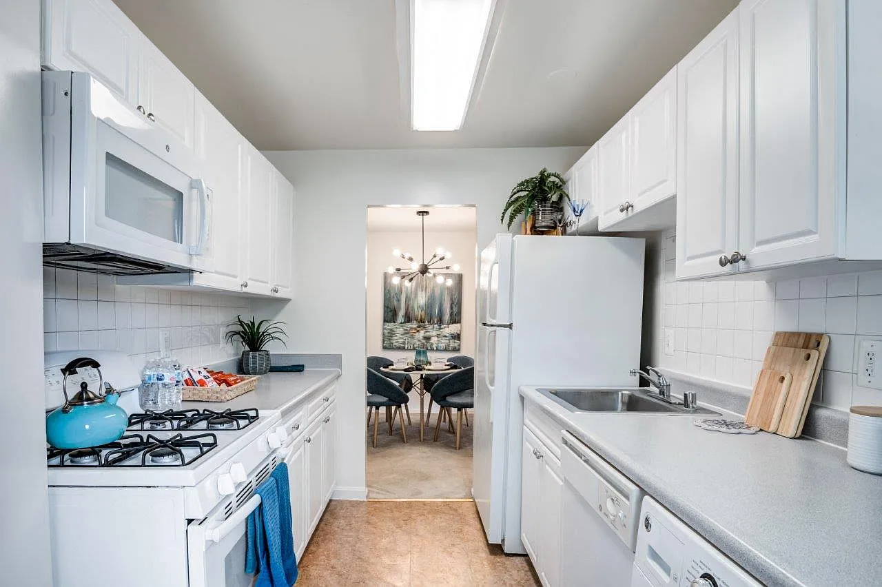 Stoneridge at Mark Center Apartment Homes — Photo 3