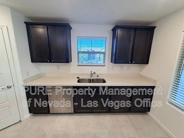 815 Watford Pl — Photo 14