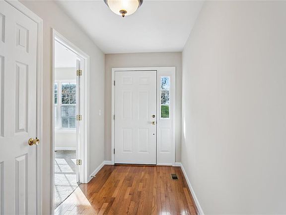 5th image of 188 Worthington Cir #46