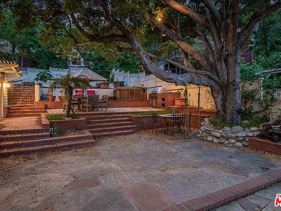 4th image of 8819 Lookout Mountain Ave