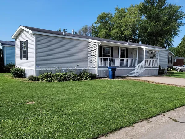 712 E 1st St, Wilton, IA 52778