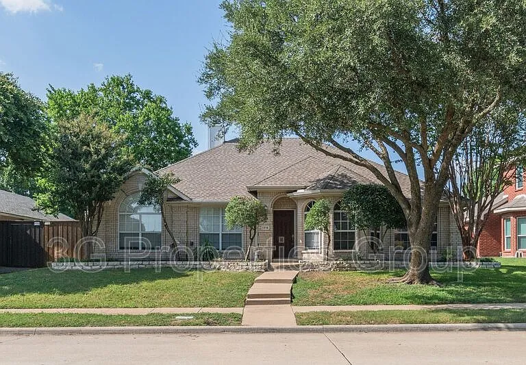 1316 Lochness Dr — Photo 1
