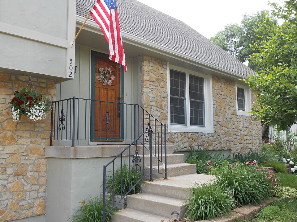 1st image of 502 NE Wild Plum Pl