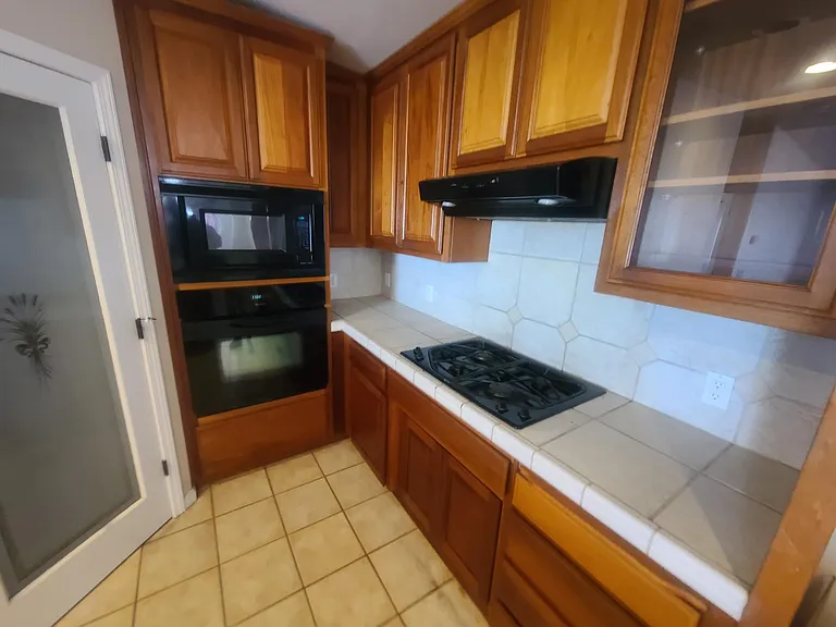 2790 Cedar Ave — Photo 9