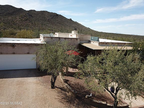 3rd image of 5655 N Desert View Dr