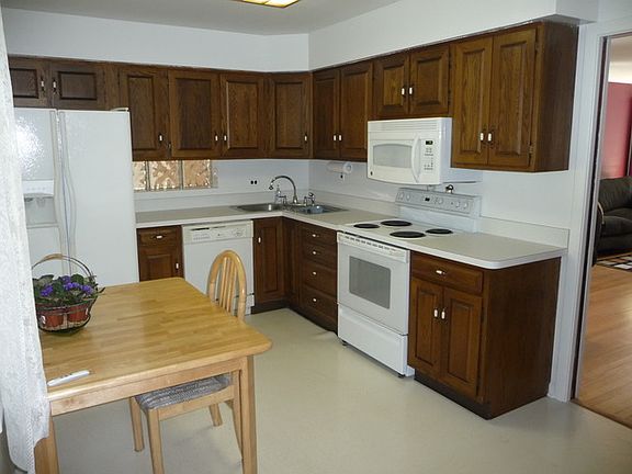 5th image of 1924 Thornwood Ln