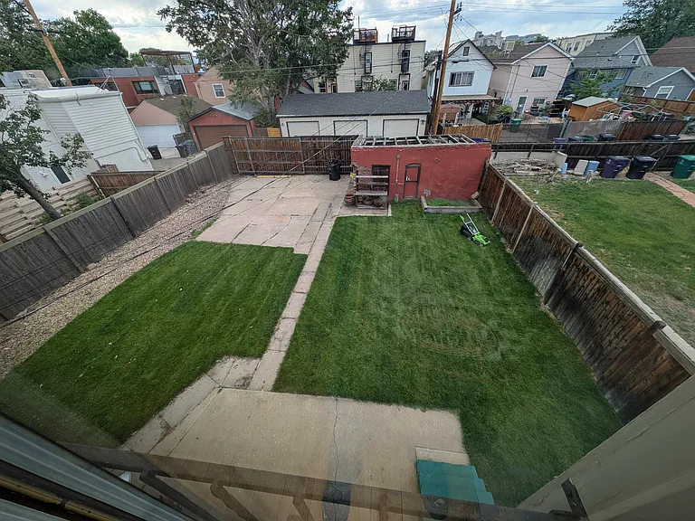 2929 Curtis St #B — Photo 12