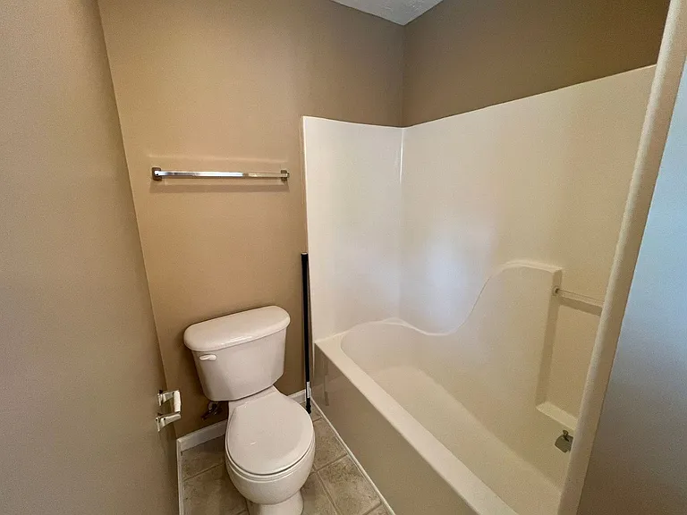 453 Drexel Ct — Photo 22