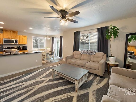 4th image of 1177 S Barberry Pl