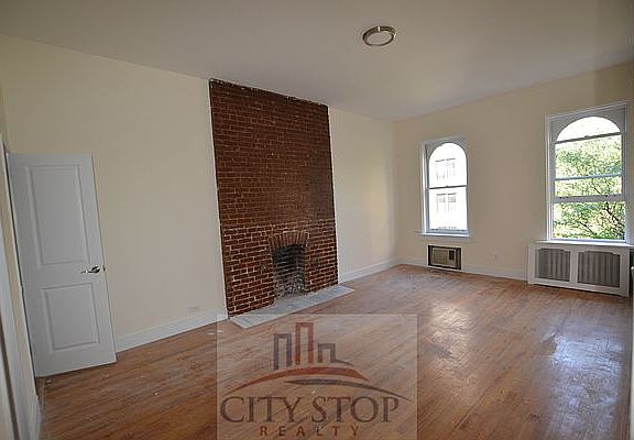 3rd image of 8 W 75th St APT 4A