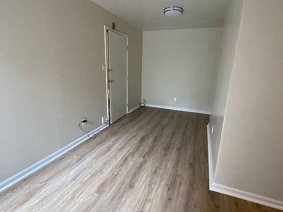 Living Area/Dinette