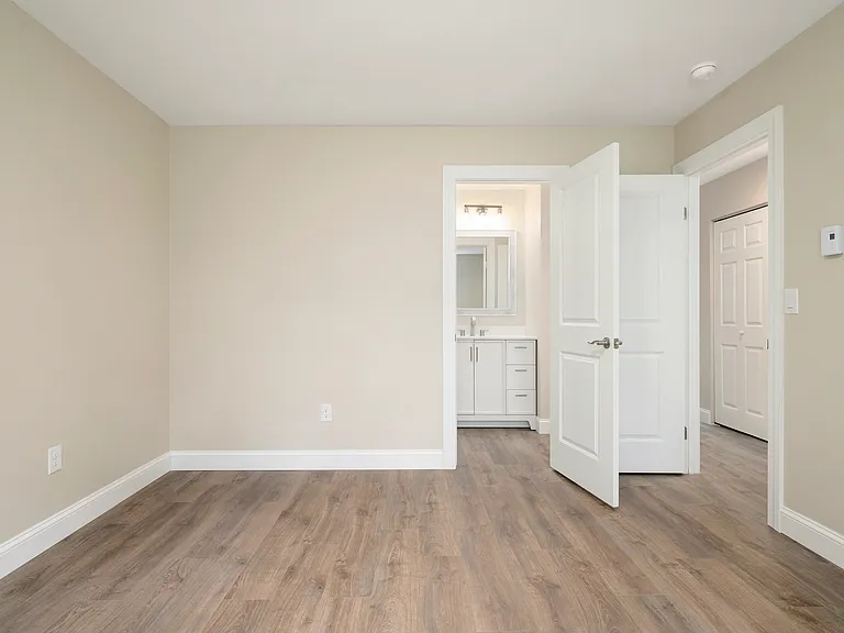 Old Carriage House Apartments — Photo 11