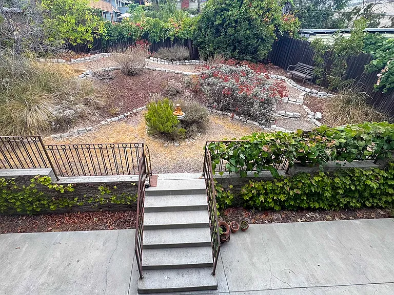 1123 Marion Ave — Photo 18