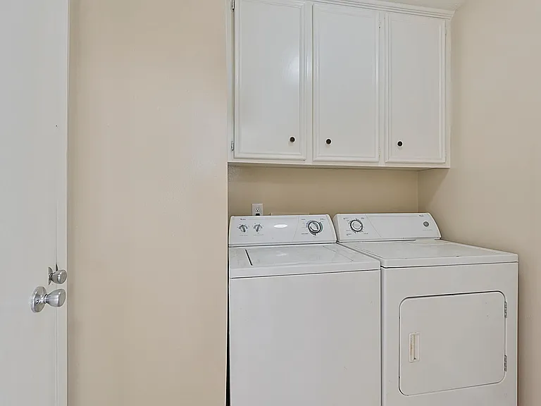 2408 Quail Hollow Dr — Photo 5