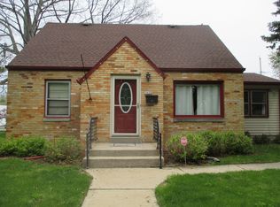 1622 S 82nd St, West Allis, WI 53214
