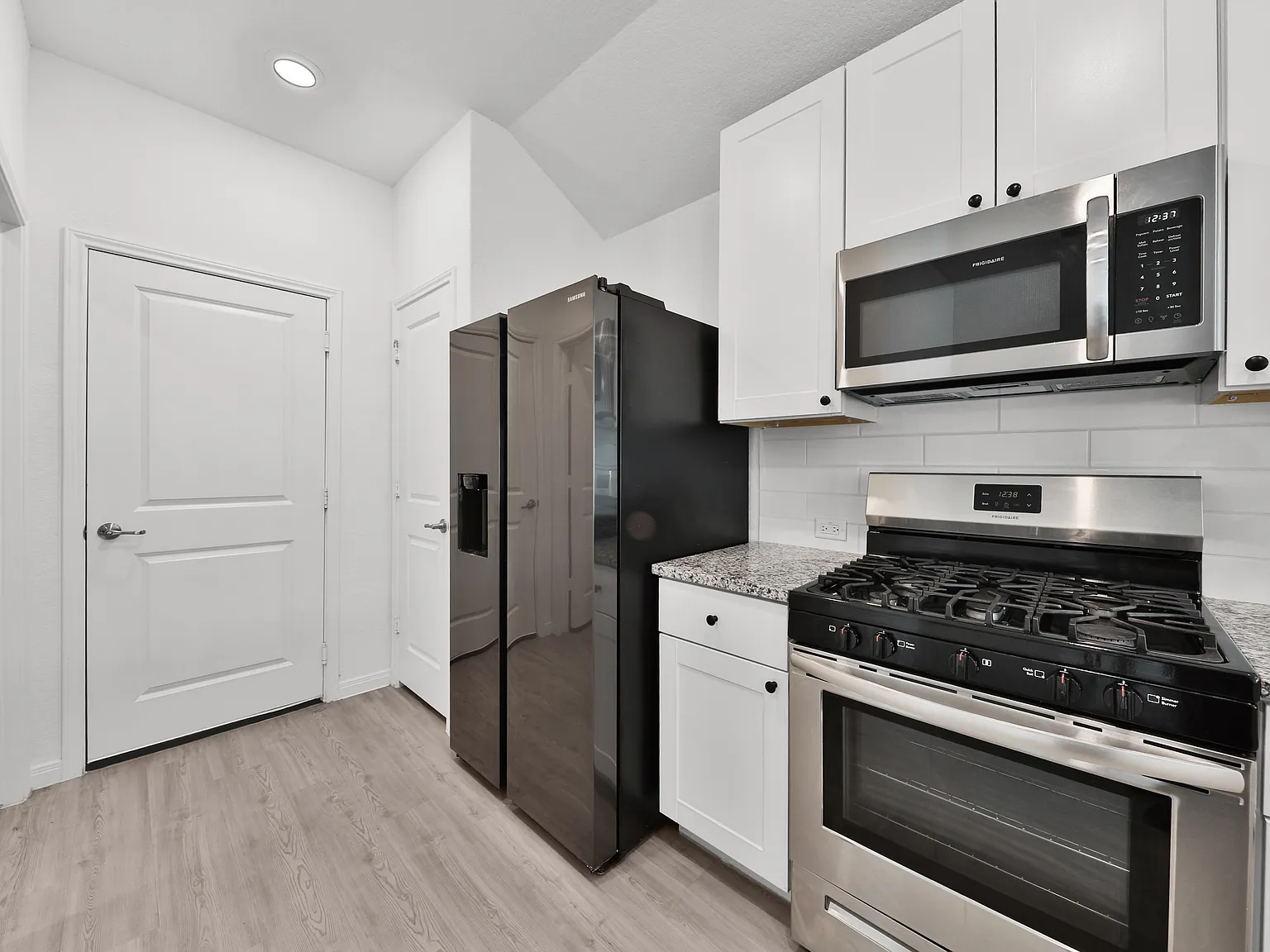 3 bed, 1459 sqft, $1,900 — Photo 4